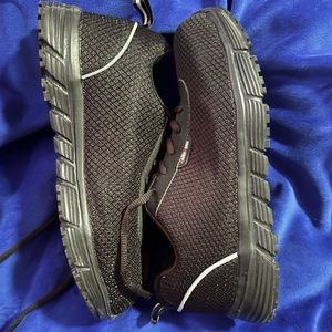 Steal toe women’s shoes, 8.5 like new. Worn once.